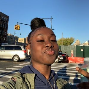 Meet your Posher, Danna